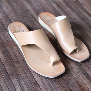 Dolce Vita • Hazle Asymmetrical Toe Loop Sandal